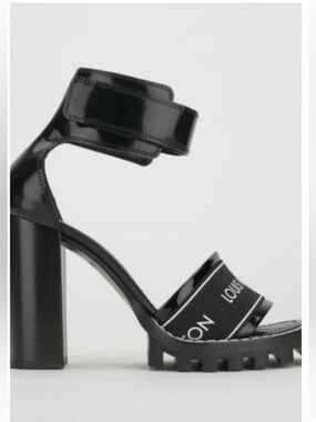 Louis Vuitton LV Logo Platform Sandals Black Patent Ankle Strap Heels EU 37 NEW